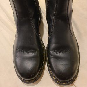 DOC MARTENS AIR WAIR SIZE 8M